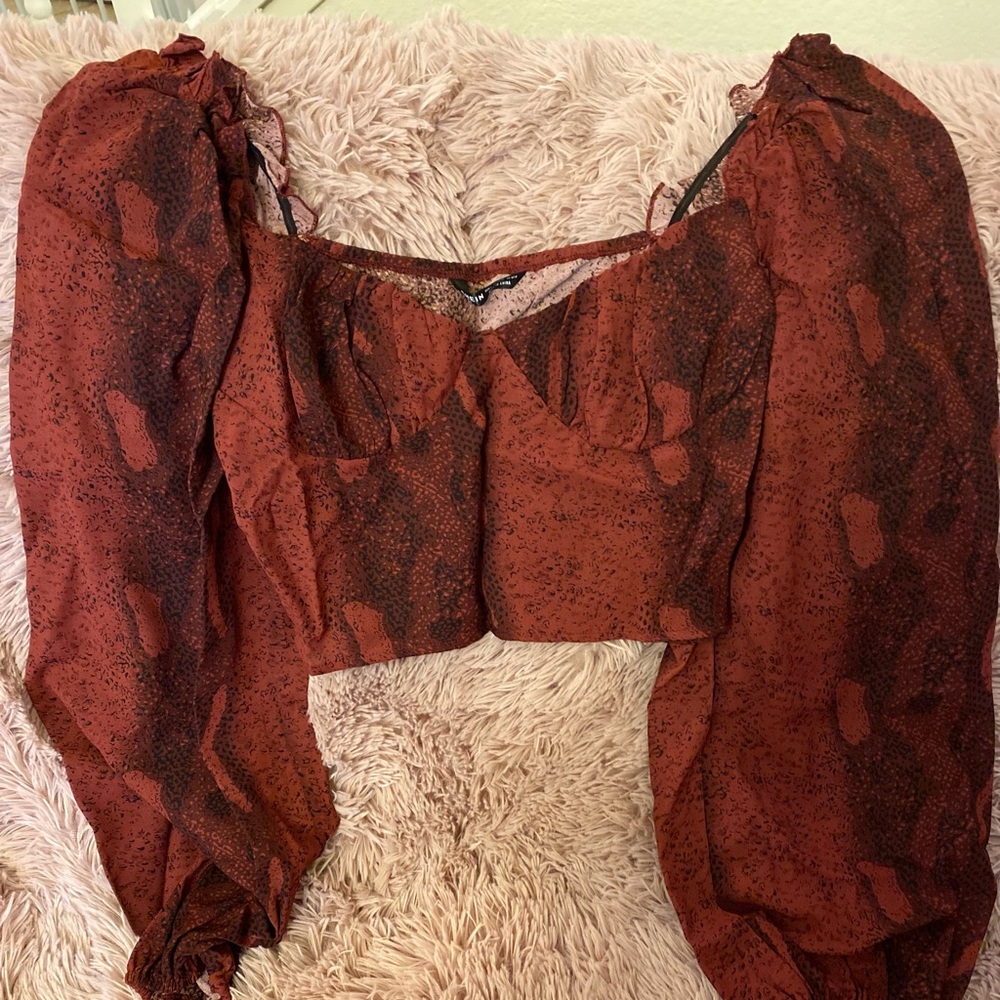 Long sleeve crop top